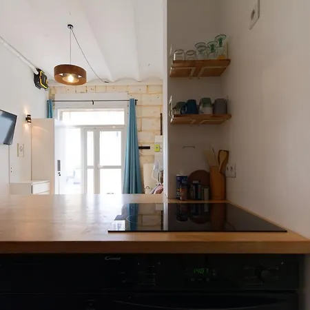 Sleep In Montpellier, Louise, Centre, Gare, 2 Ch, Tram St-denis Apartment *