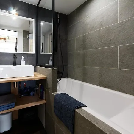 Apartment Sleep In Montpellier, Louise, Centre, Gare, 2 Ch, Tram St-denis *