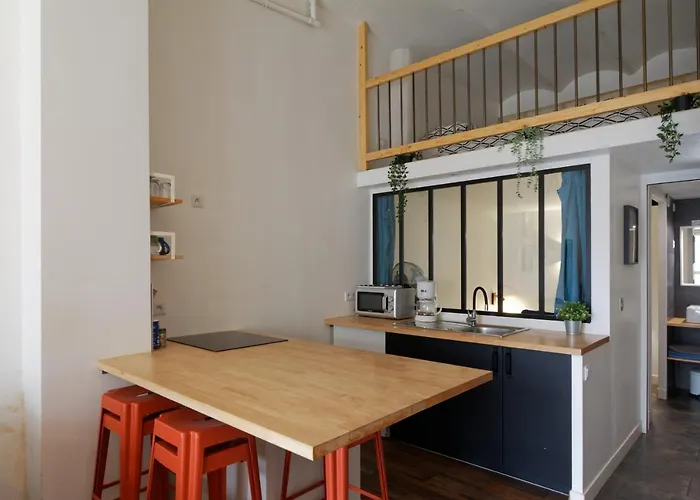 Appartement Sleep In Montpellier, Louise, Centre, Gare, 2 Ch, Tram St-denis *